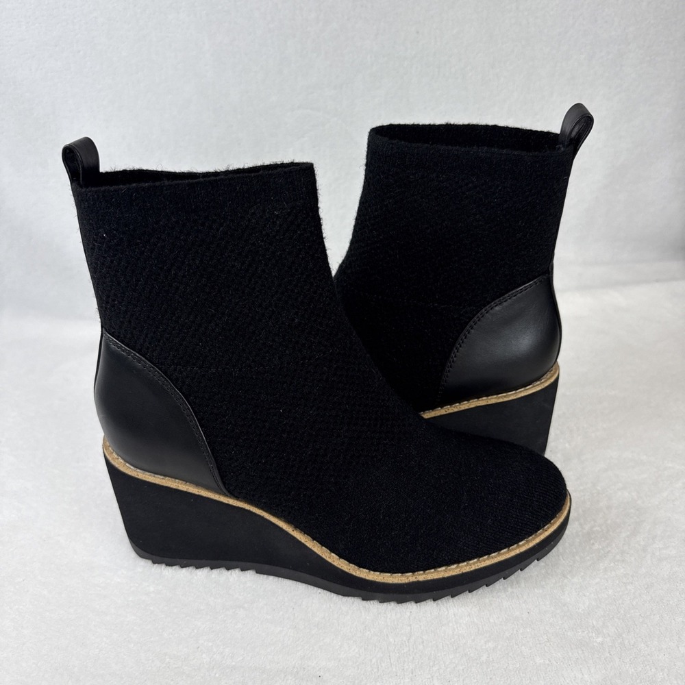 Sofft Women Size 7.5M Eiley Black Knit Water Resistant Wedge Chelsea Boots